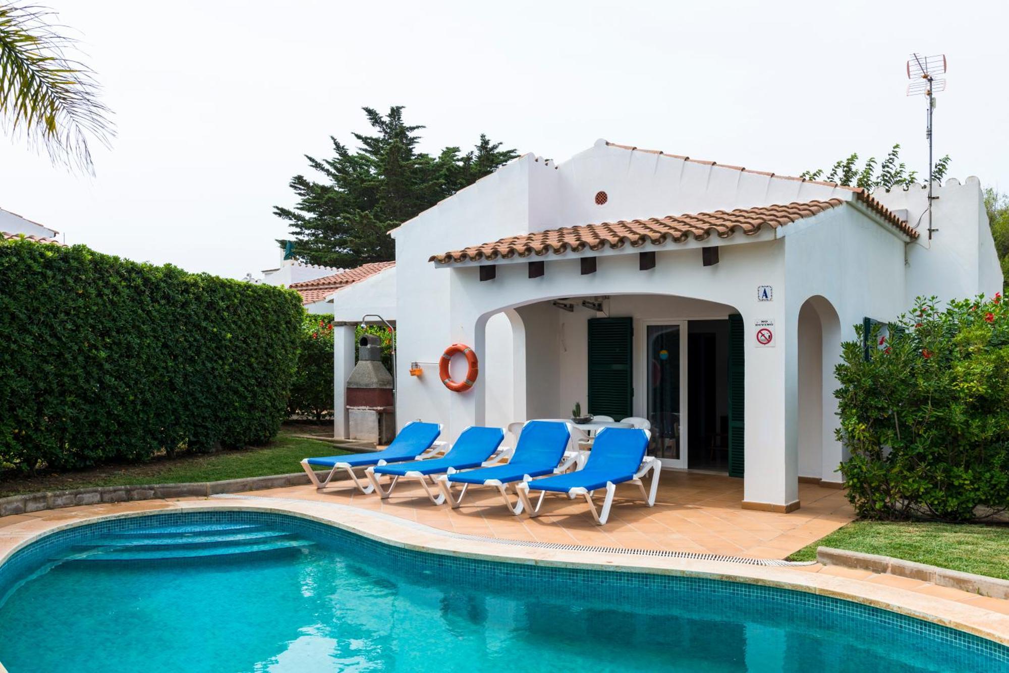 Apartchalet Villas Elvira. Villa A Son Carrio  Экстерьер фото